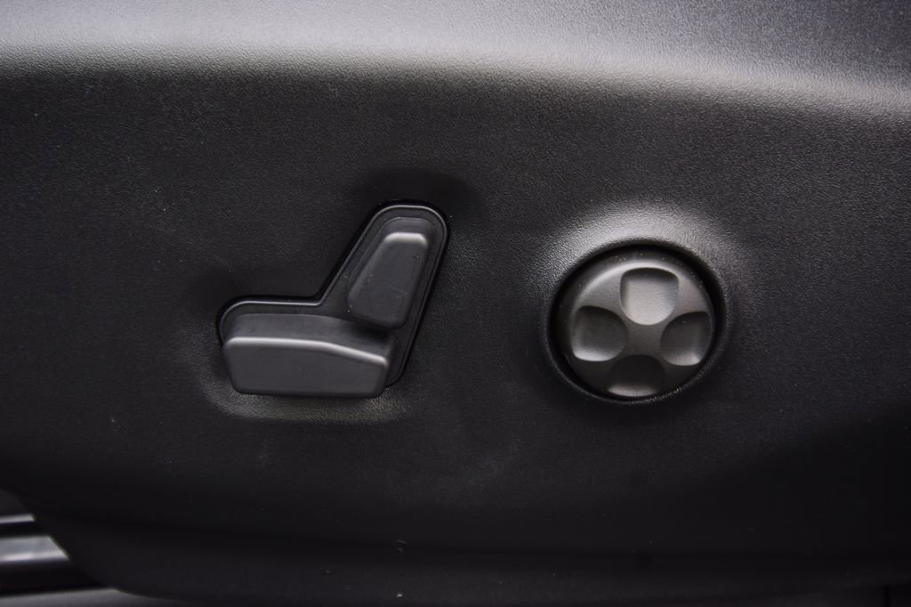 New 2026 Chrysler Pacifica Select w/ S Appearance Package FWD image 33