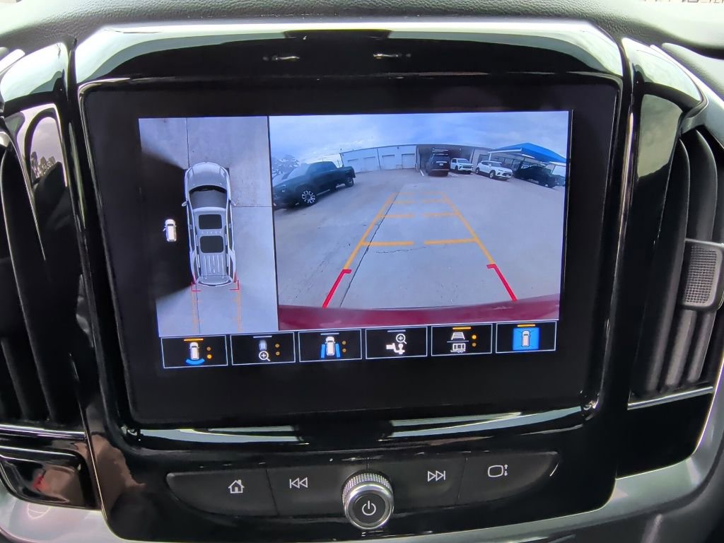 Used 2022 Chevrolet Traverse RS image 24