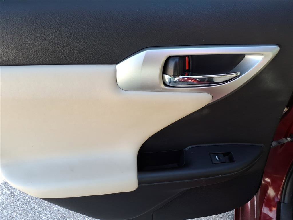 Used 2012 Lexus CT 200h Premium image 34