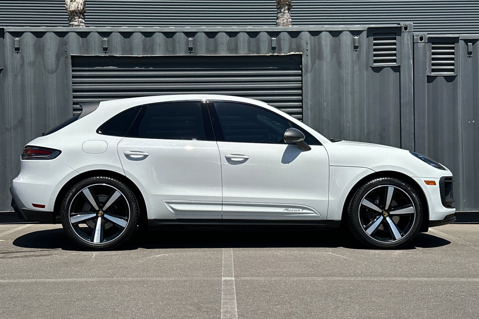 Certified 2023 Porsche Macan Turbo AWD/4WD image 9