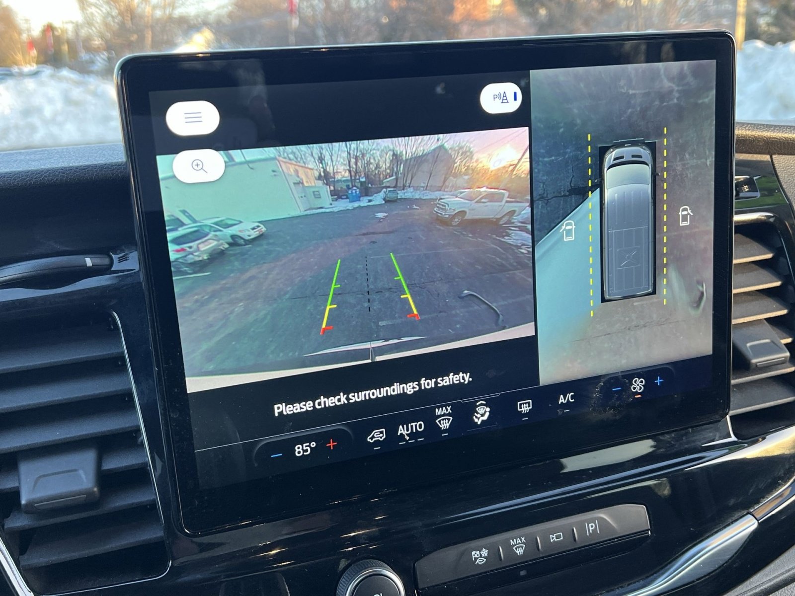 Used 2023 Ford Transit 350 XLT image 17