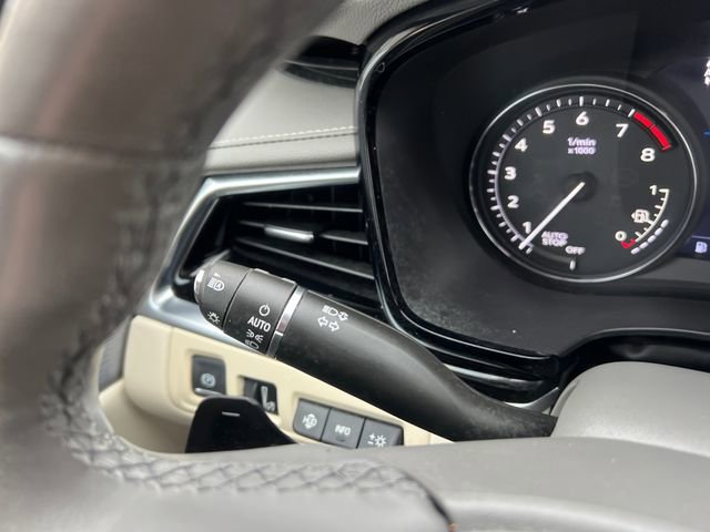 Used 2023 Cadillac XT6 Premium Luxury w/ Technology Package image 32