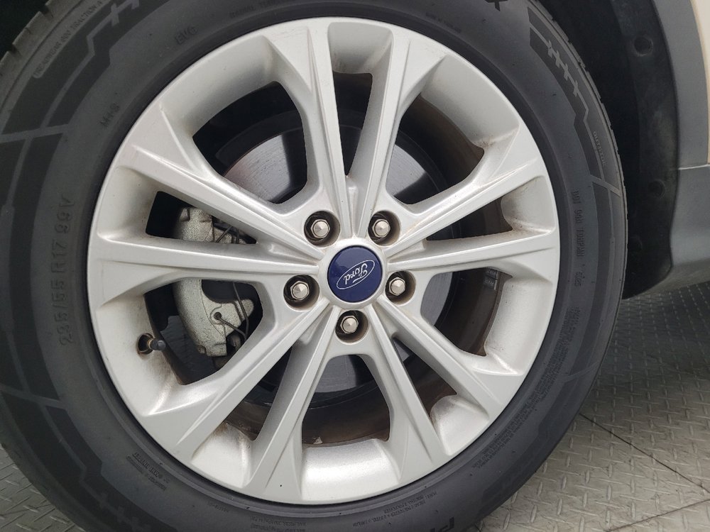 Used 2018 Ford Escape SE w/ SE Sync 3 Package FWD image 31