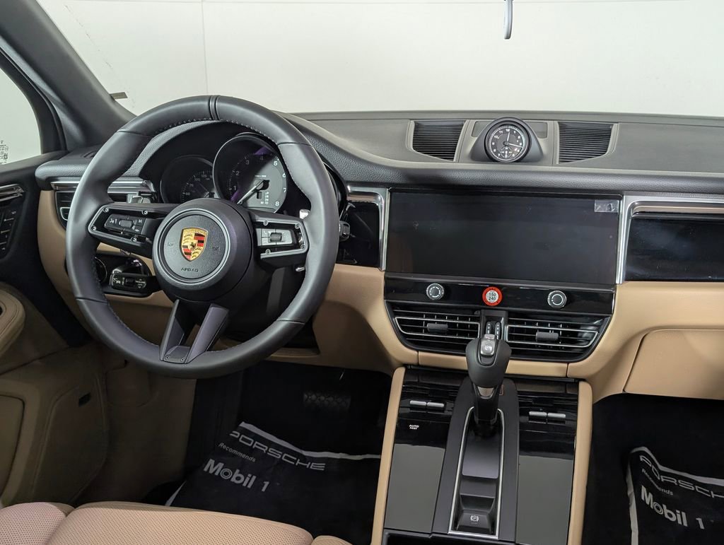 New 2026 Porsche Macan image 22