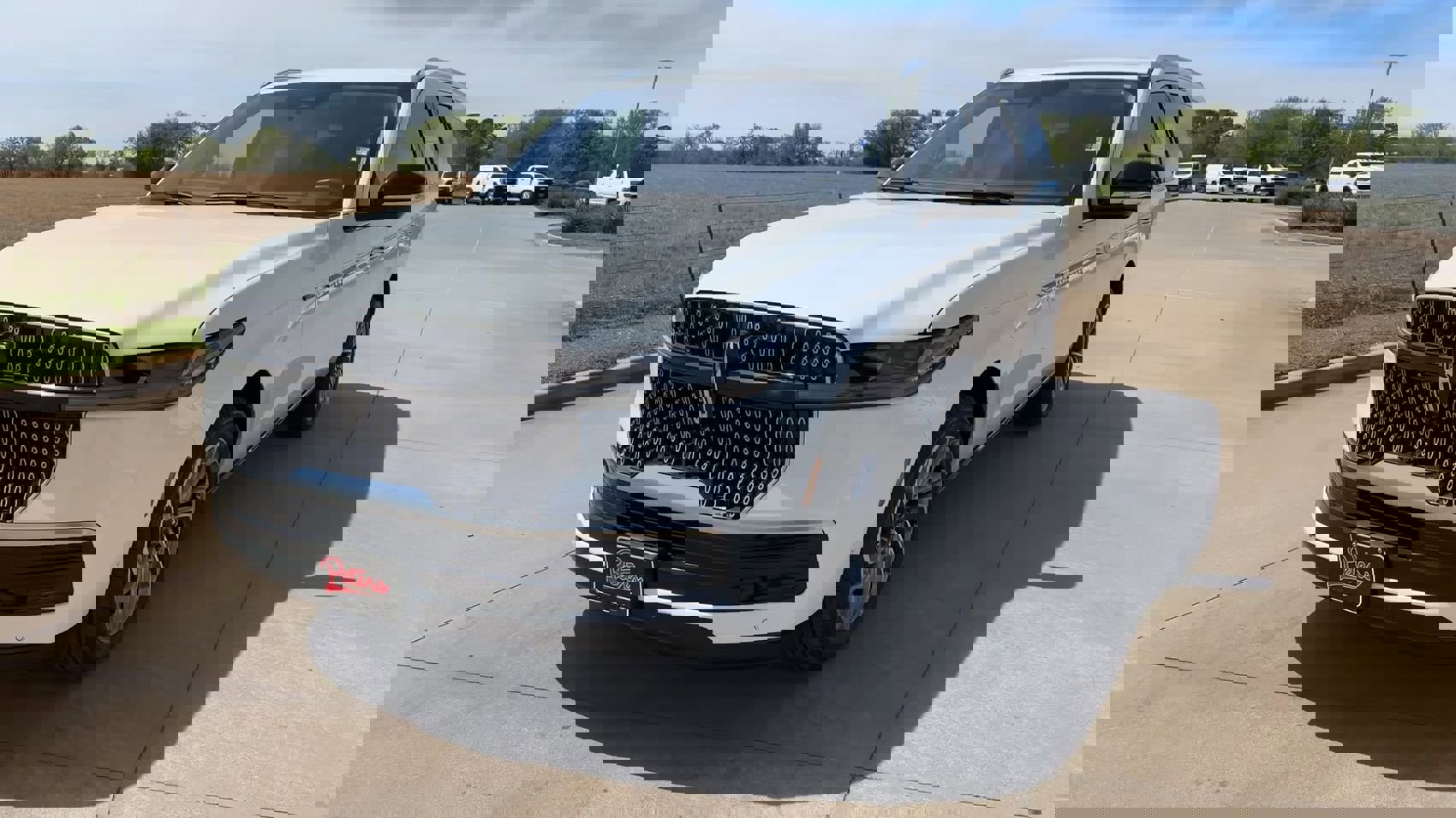 Used 2025 Lincoln Navigator Reserve image 4