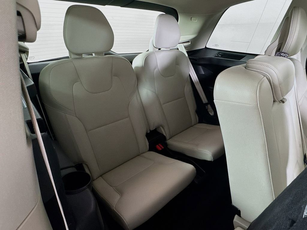 Used 2021 Volvo XC90 T6 Momentum w/ Climate Package AWD/4WD image 28