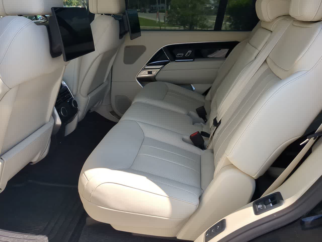 New 2026 Land Rover Range Rover Long Wheelbase SE AWD/4WD image 20