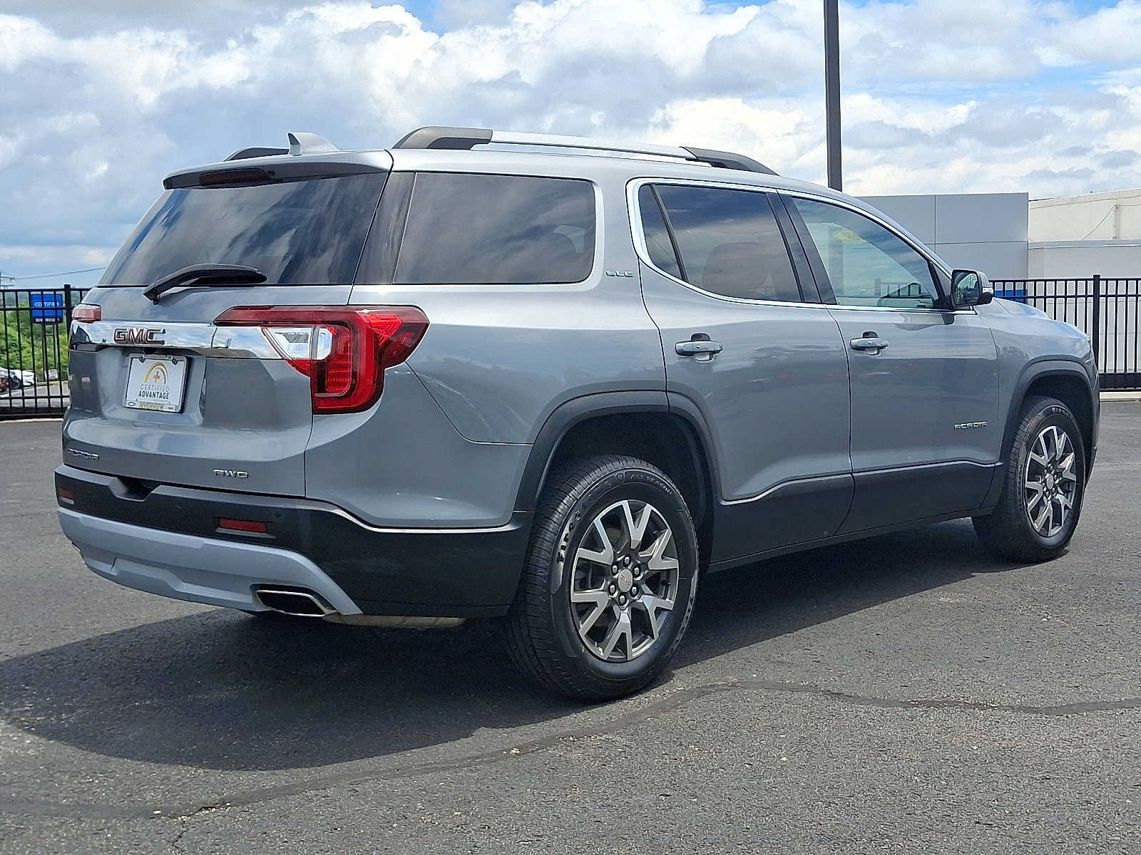 Used 2023 GMC Acadia SLE w/ Driver Convenience Package AWD/4WD image 7
