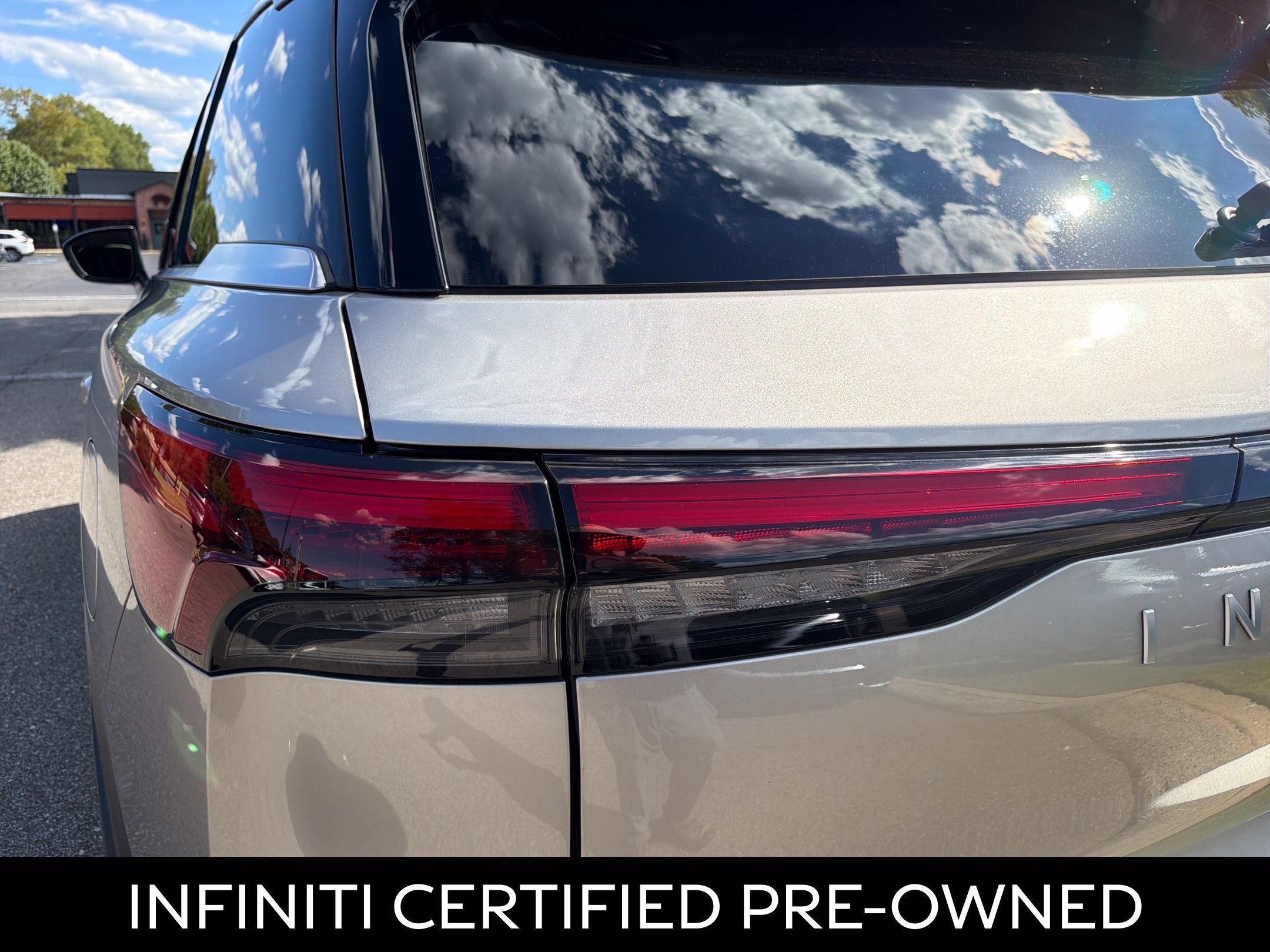 Certified 2026 INFINITI QX60 Luxe w/ Family Package FWD image 32