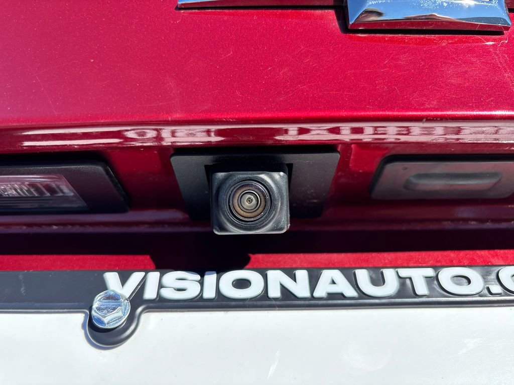 Used 2018 Chevrolet Malibu LT w/ Leather Package FWD image 14