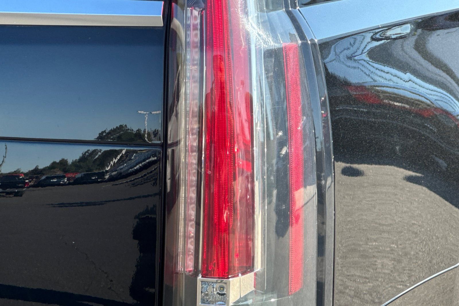 Used 2018 Cadillac Escalade ESV Premium Luxury image 52