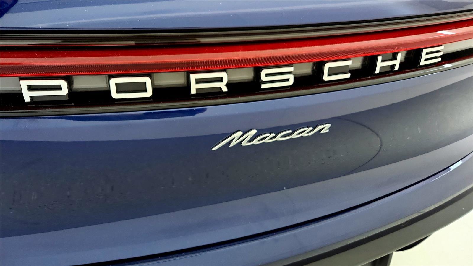 Used 2024 Porsche Macan Turbo image 13