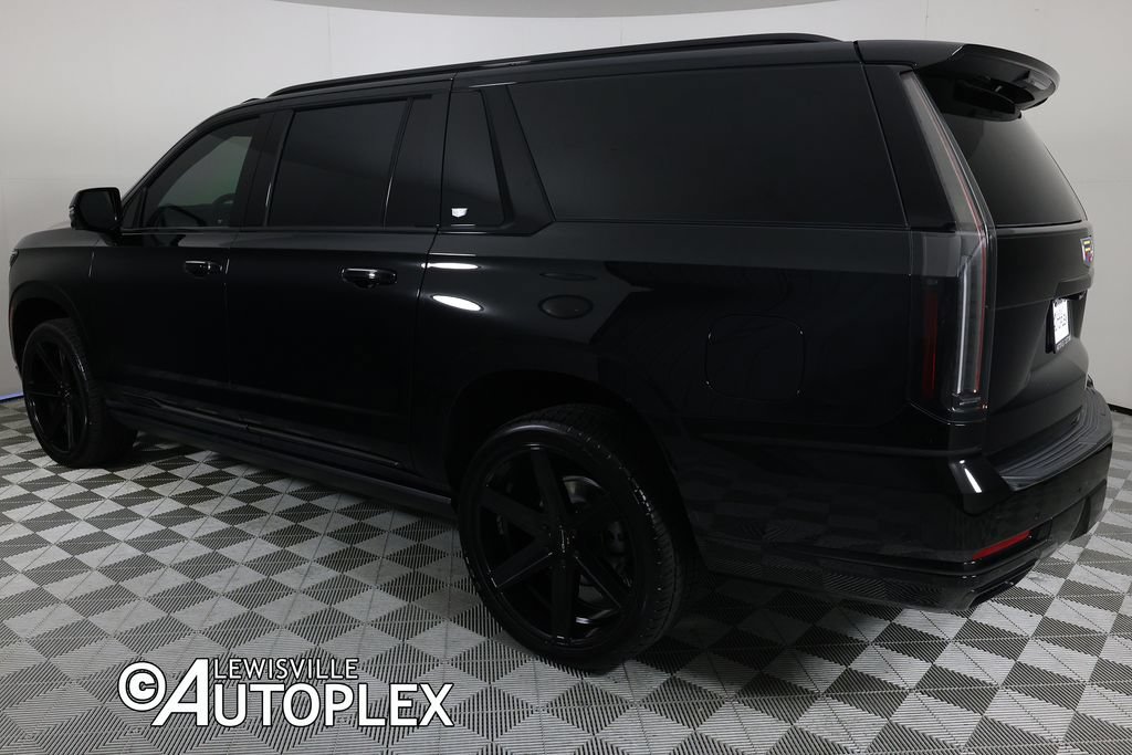 Used 2025 Cadillac Escalade ESV Sport AWD/4WD image 7