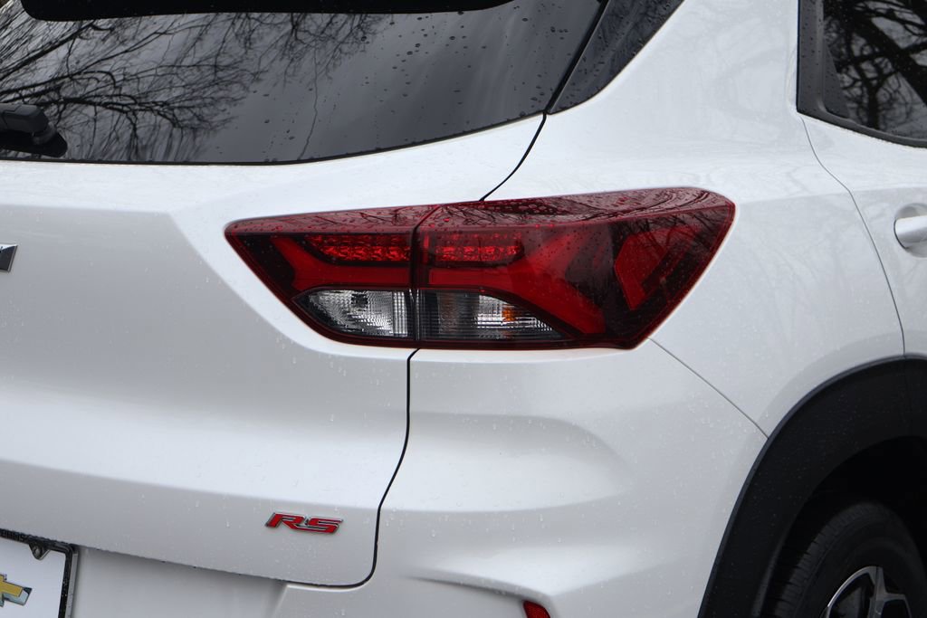 Certified 2023 Chevrolet TrailBlazer RS w/ Sun and Liftgate Package image 8