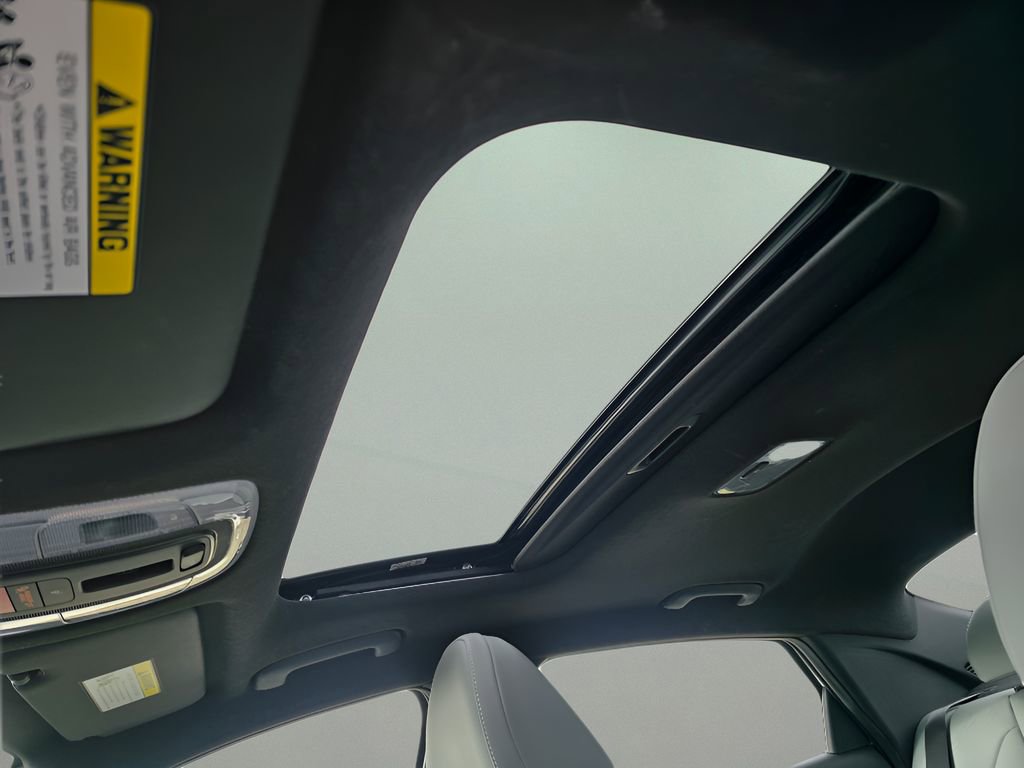 Used 2025 Hyundai Elantra Limited image 24