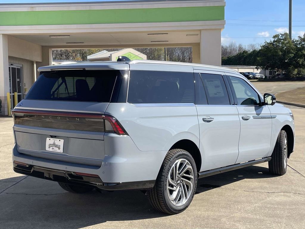 New 2025 Lincoln Navigator L Reserve image 3