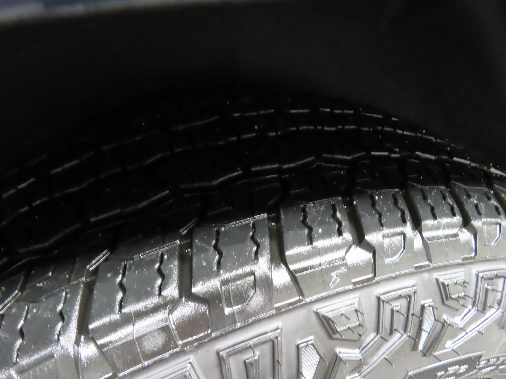 Used 2024 Chevrolet Tahoe Z71 image 40