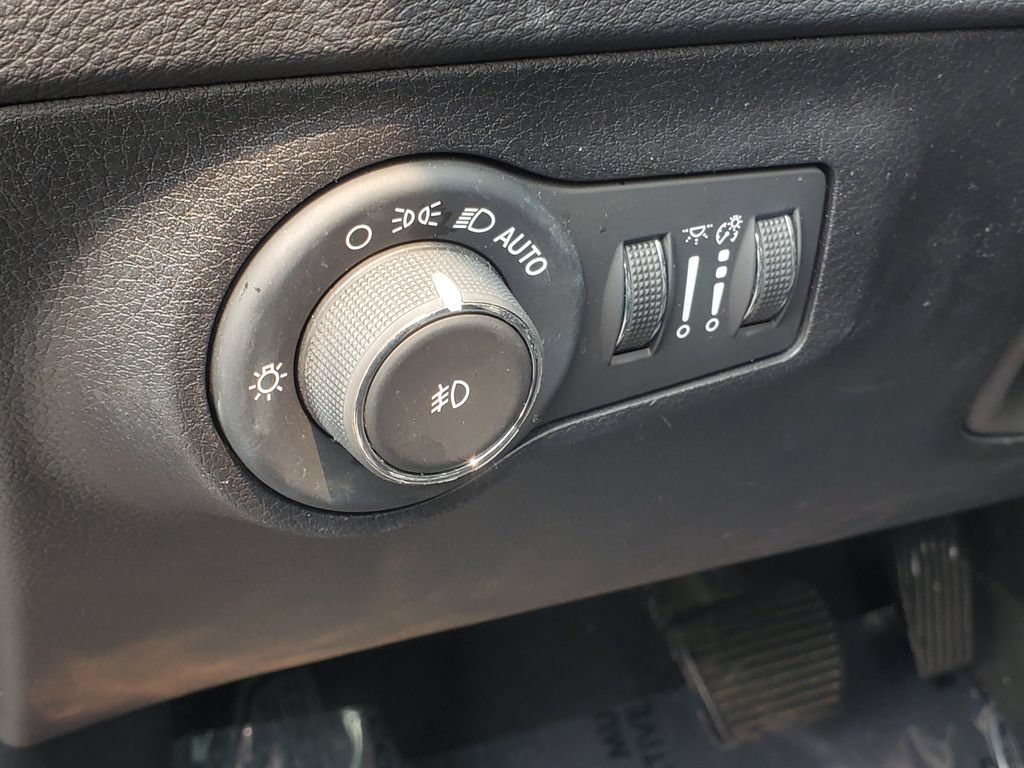 Used 2019 Jeep Compass Limited AWD/4WD image 10