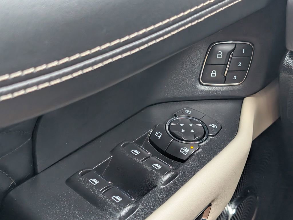 Used 2021 Ford Expedition Platinum image 15