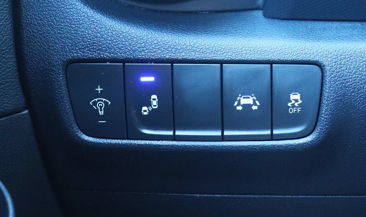 Used 2021 Hyundai Kona Limited AWD/4WD image 41