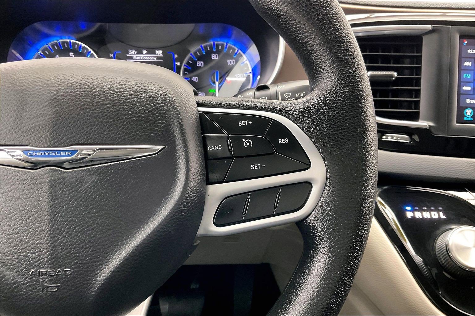 Used 2020 Chrysler Voyager Lxi image 21