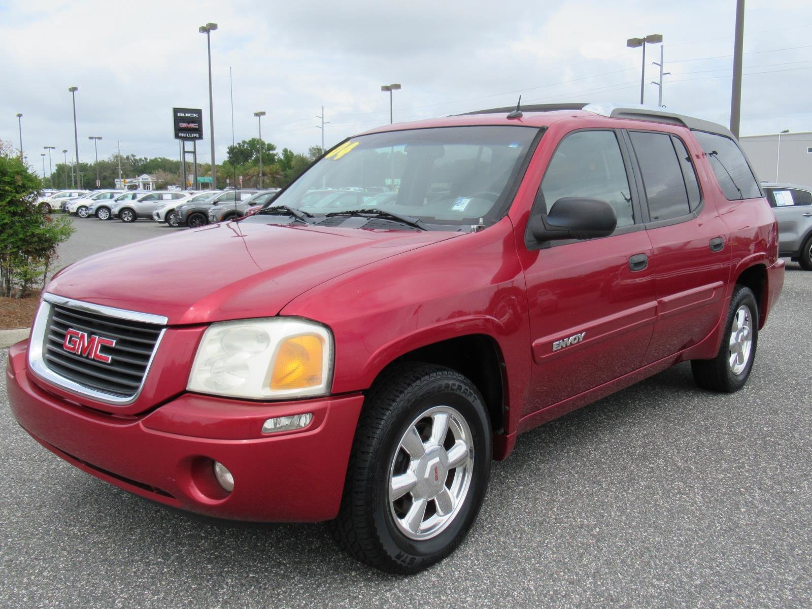 Used 2004 GMC Envoy XUV SLE w/ 1SB Preferred Equipment Group AWD/4WD image 3
