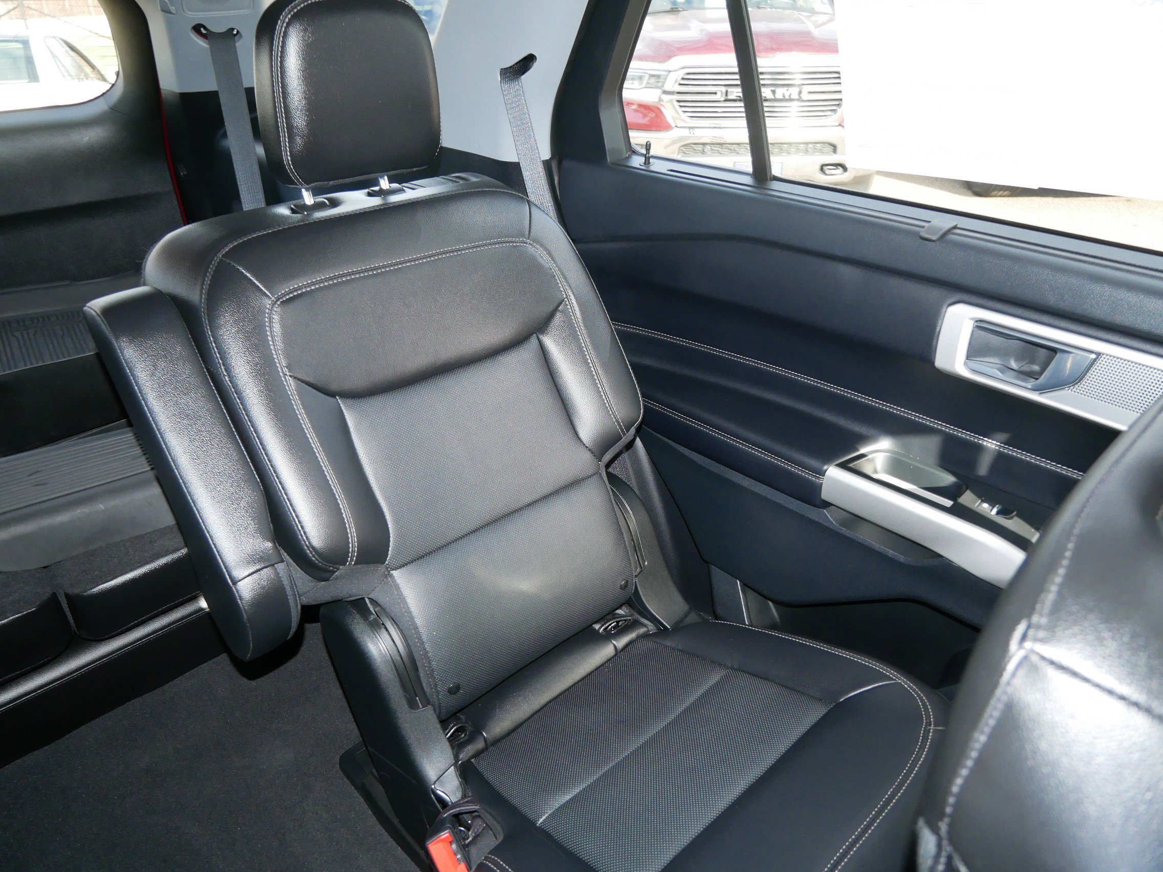 Certified 2022 Ford Explorer Limited w/ Equipment Group 301A image 14