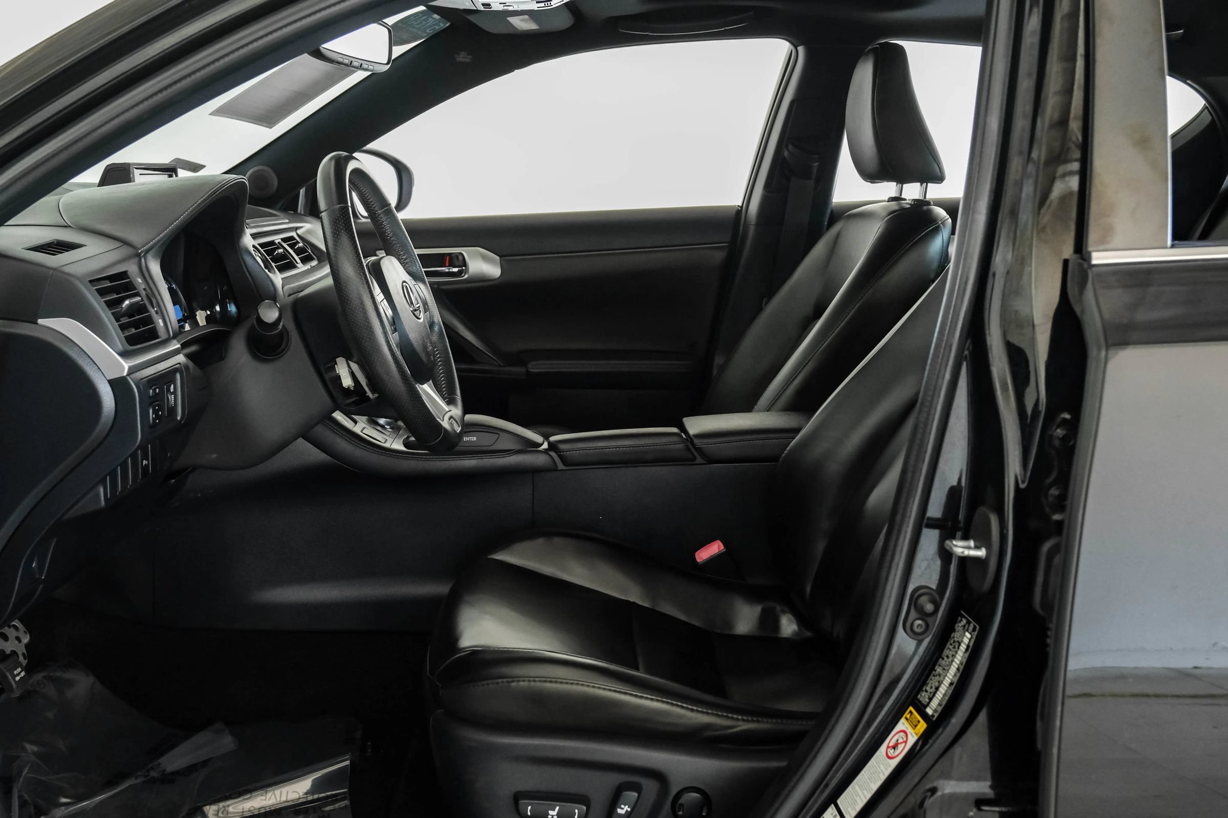Used 2013 Lexus CT 200h w/ F Sport Pkg w/Nuluxe Trim FWD image 3