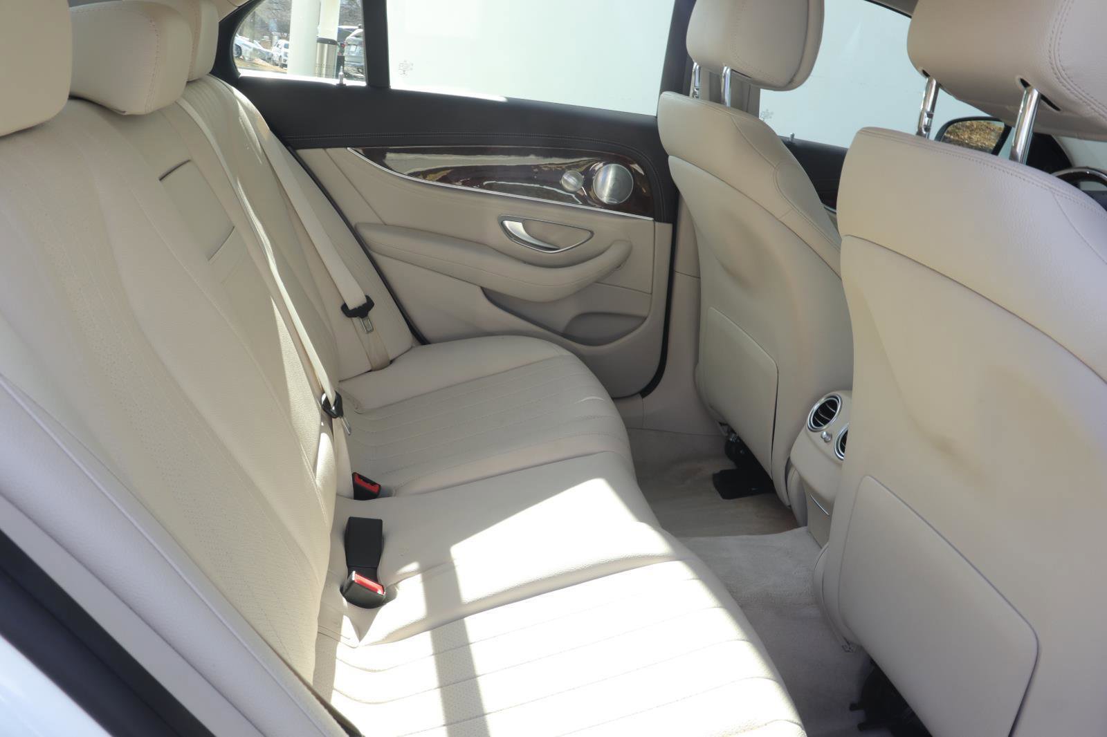 Used 2018 Mercedes-Benz E 300 image 19