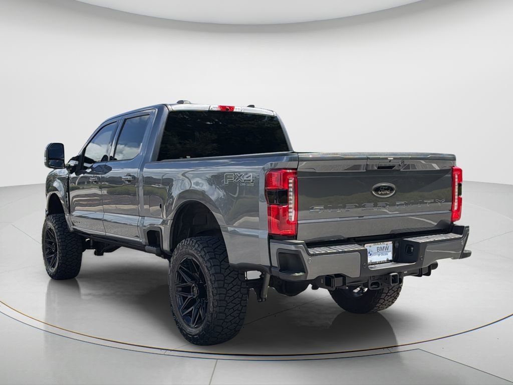 Used 2025 Ford F250 Lariat w/ Black Appearance Package image 3