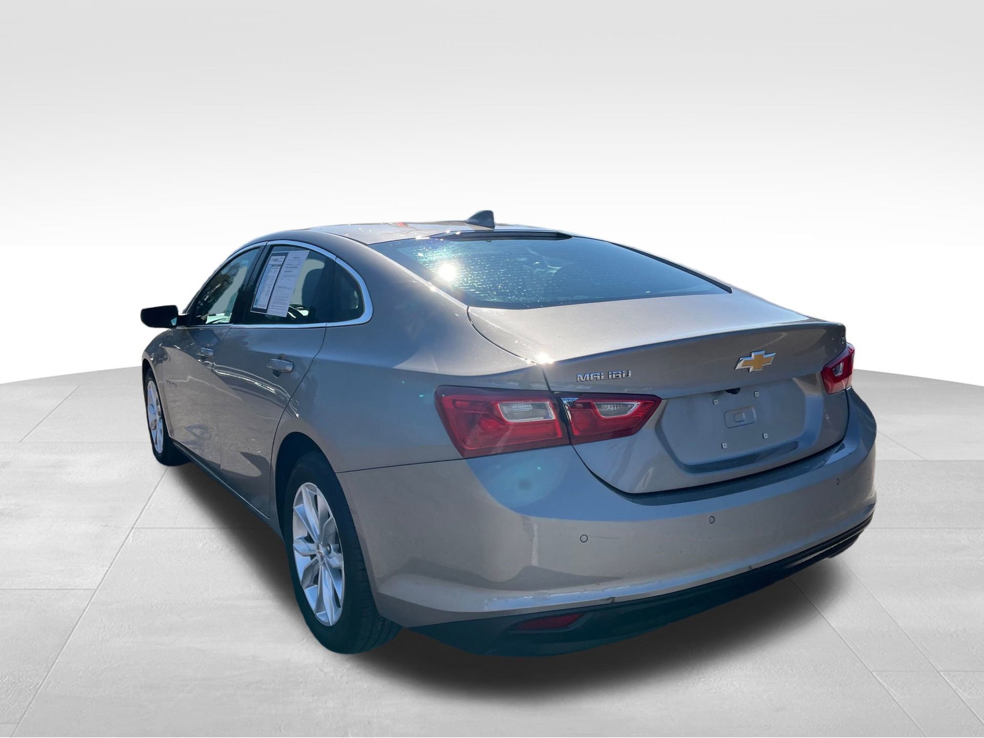 Used 2025 Chevrolet Malibu LT image 8