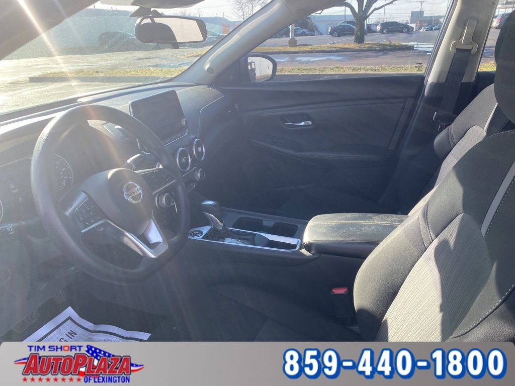 Used 2023 Nissan Sentra SV w/ Trunk Package image 3