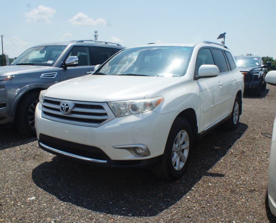 Used 2013 Toyota Highlander SE FWD image 5