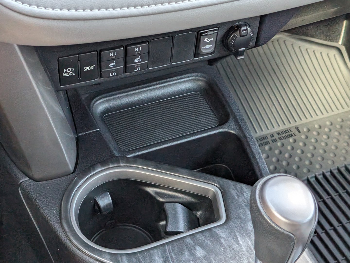 Used 2017 Toyota RAV4 Platinum AWD/4WD image 18