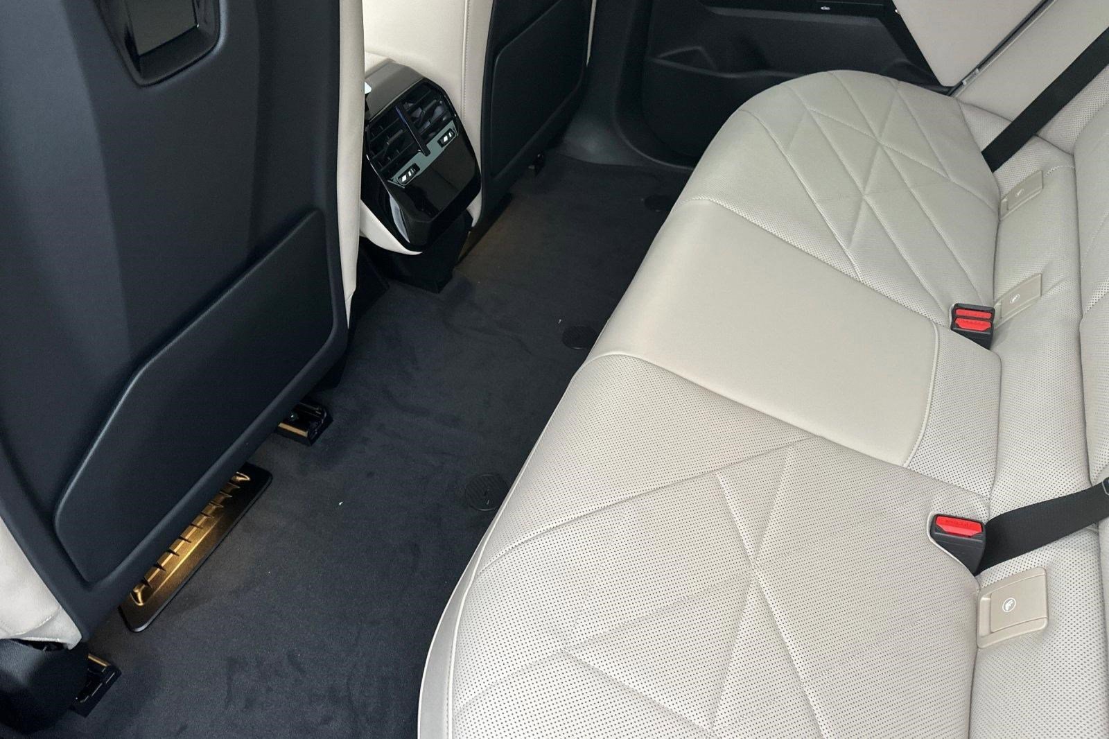 Used 2026 BMW iX xDrive45 image 20
