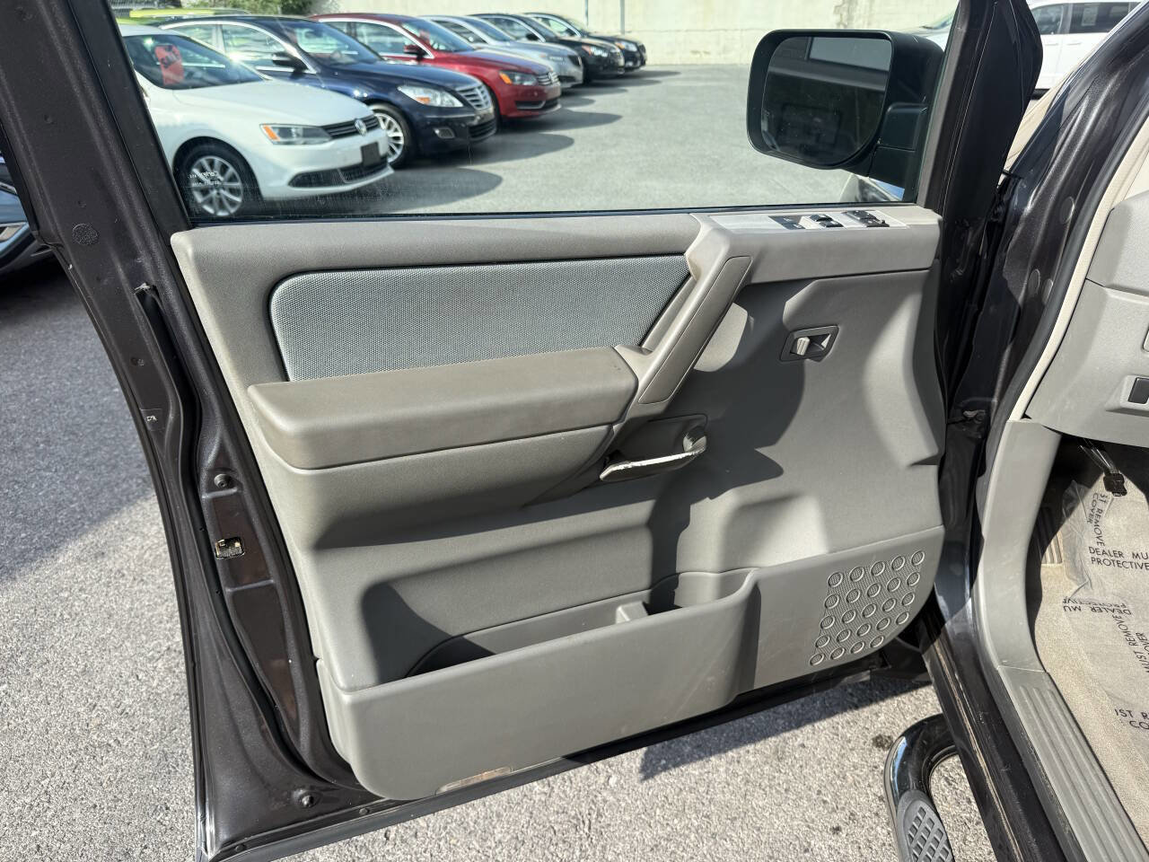 Used 2006 Nissan Titan SE image 10