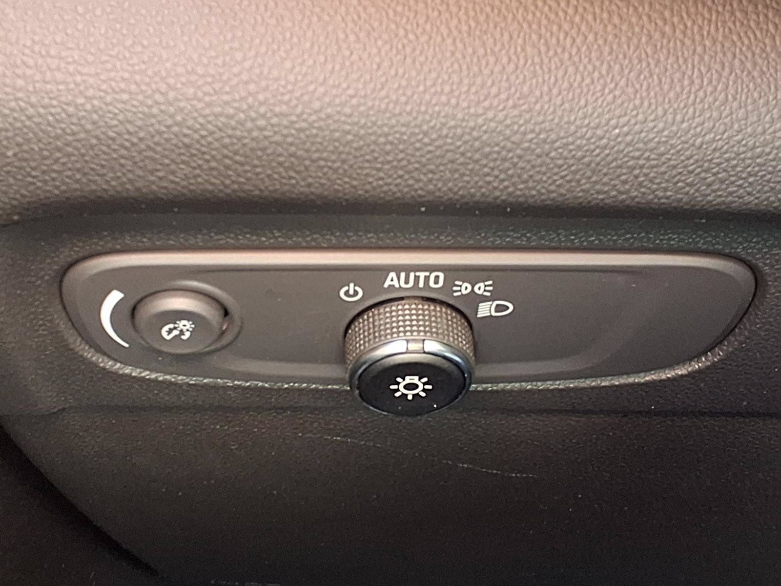 Used 2023 Buick Envision Preferred FWD image 16