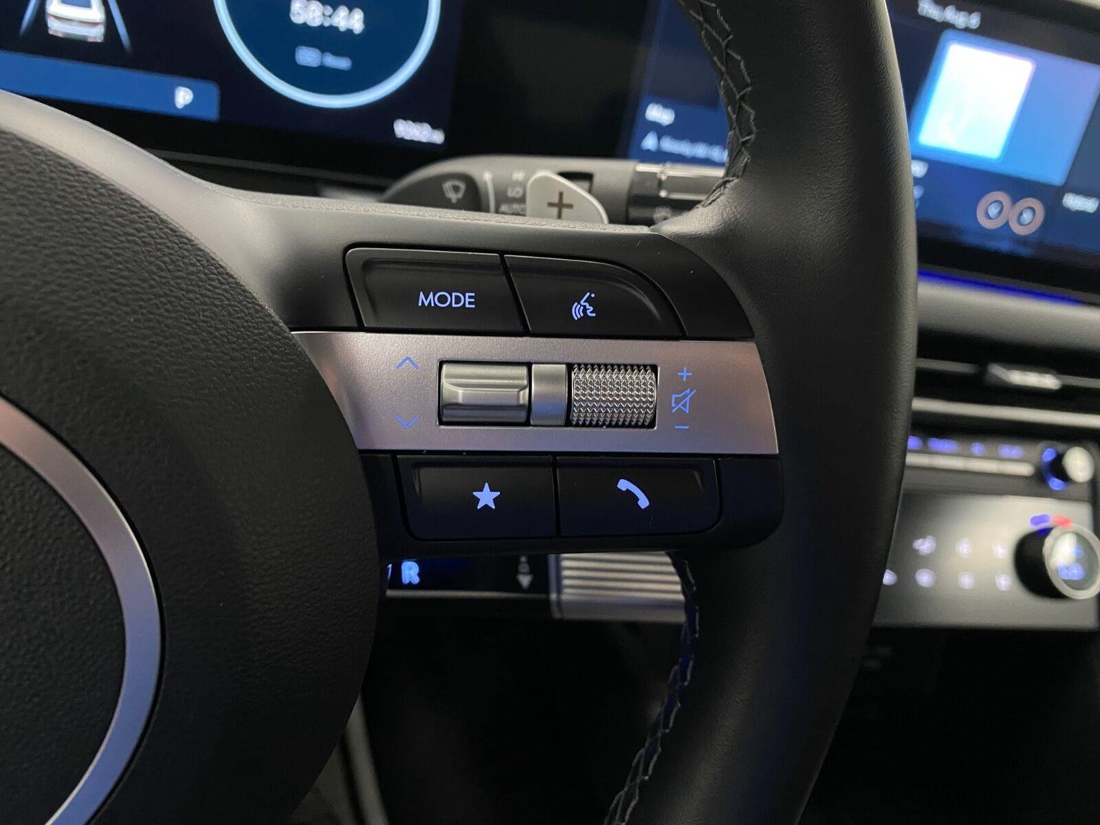 Certified 2025 Hyundai Sonata Limited FWD image 17