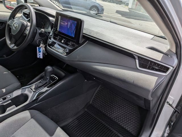 Used 2025 Toyota Corolla LE FWD image 6