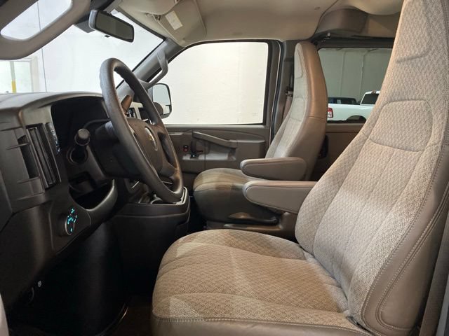 Used 2025 Chevrolet Express 3500 LT w/ LT Preferred Equipment Group RWD image 19