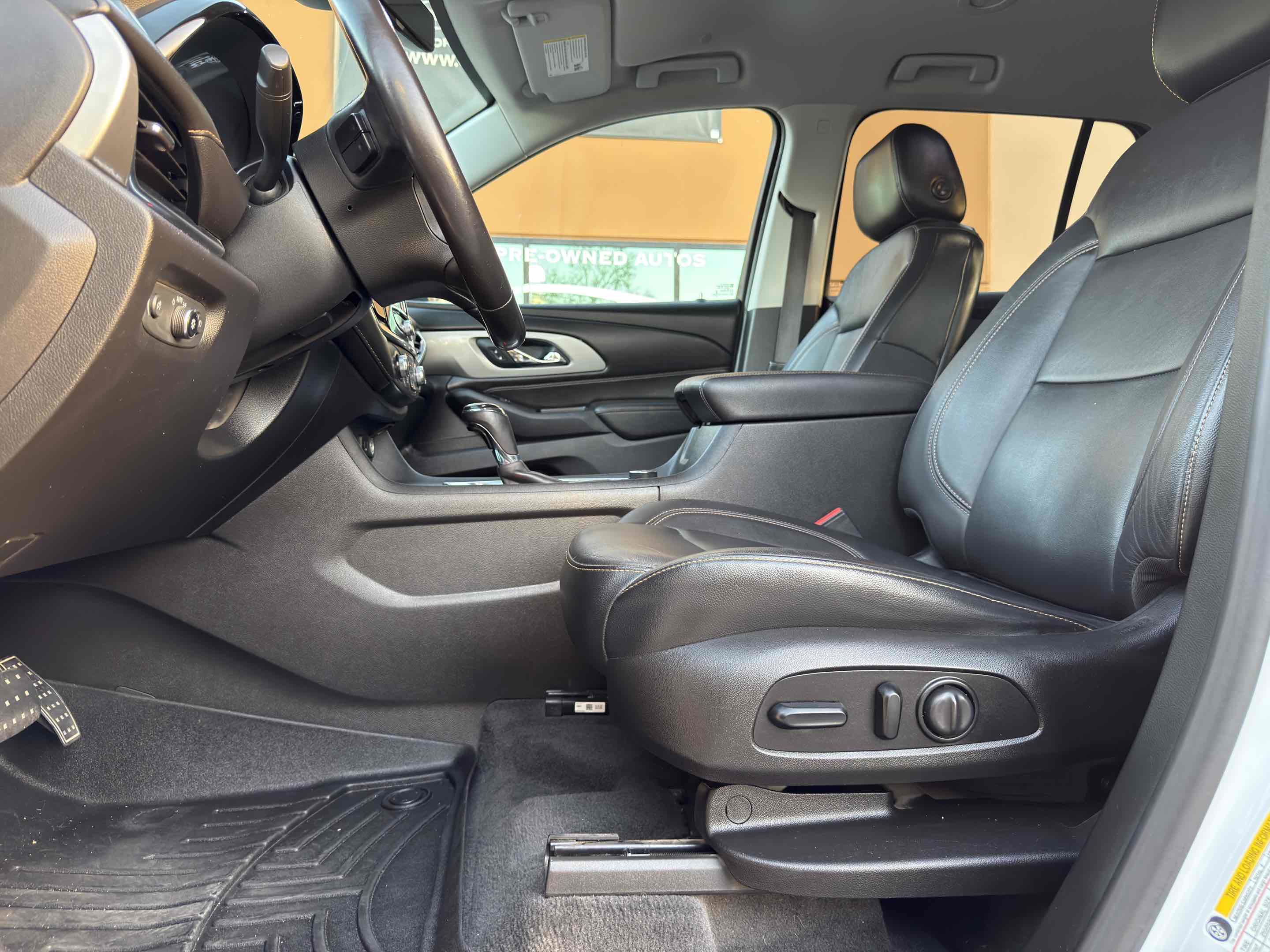 Used 2019 Chevrolet Traverse LT w/ LT Premium Package image 38