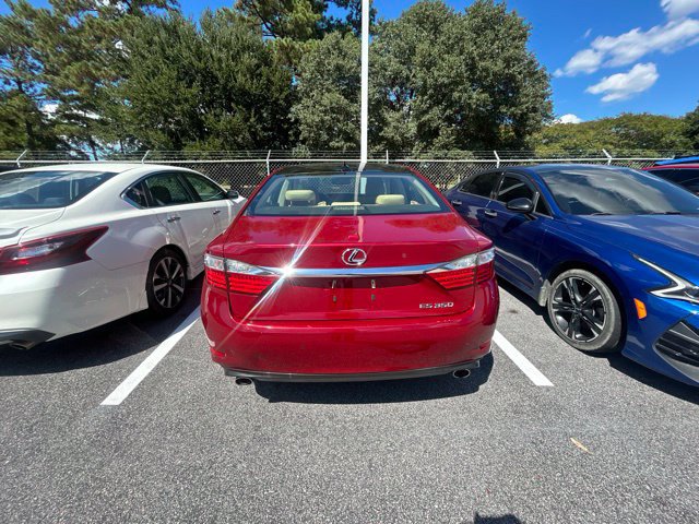 Used 2015 Lexus ES 350 w/ Ultra Luxury Package FWD image 5