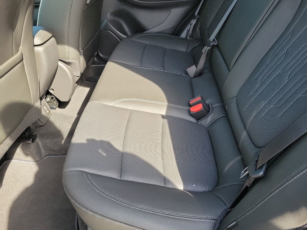 Used 2025 Buick Encore GX Avenir w/ Avenir Technology Package AWD/4WD image 16