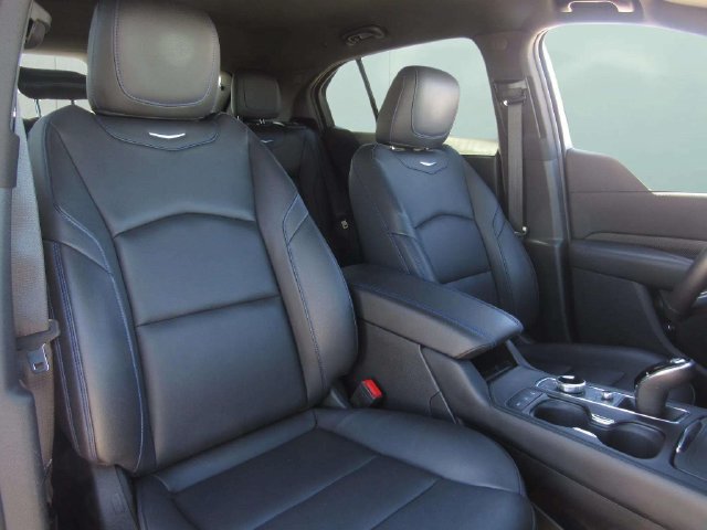 Used 2025 Cadillac XT4 Sport w/ Cold Weather Package FWD image 10