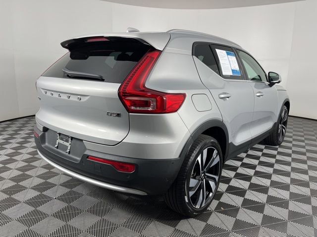 Used 2023 Volvo XC40 B5 Plus w/ Driver Assist Package AWD/4WD image 11