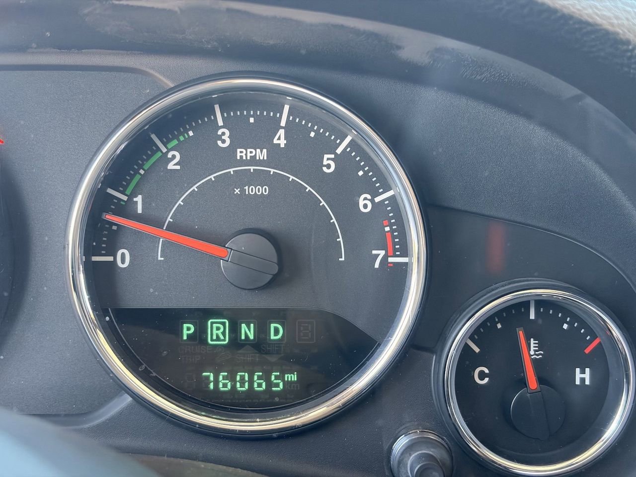 Used 2018 Jeep Wrangler Unlimited Sahara w/ Connectivity Group AWD/4WD image 29