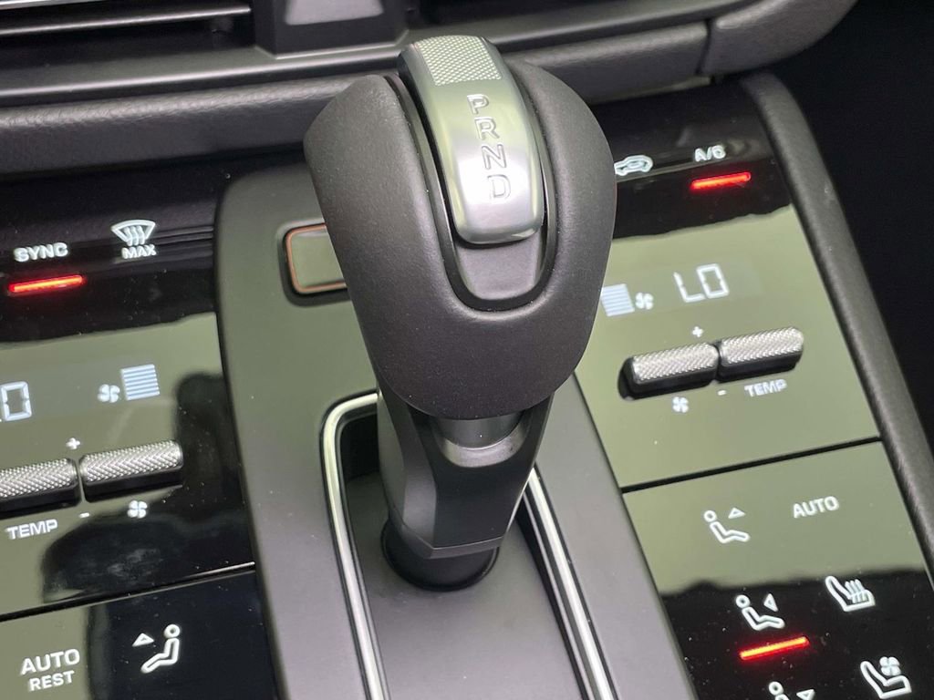 New 2026 Porsche Macan AWD/4WD image 35