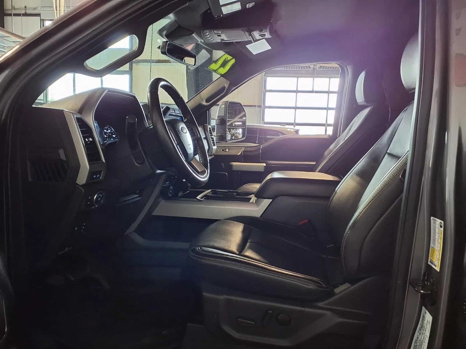 Used 2022 Ford F450 Lariat AWD/4WD image 16