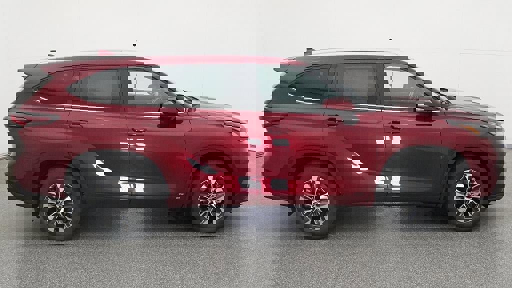 New 2026 Toyota Highlander XLE image 11