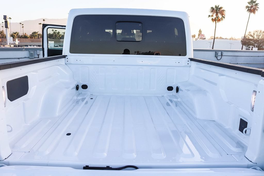 New 2026 Jeep Gladiator Sport AWD/4WD image 30